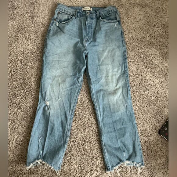 Abercrombie & Fitch Ultra High Rise Kick Flare Jeans - Picture 1 of 4